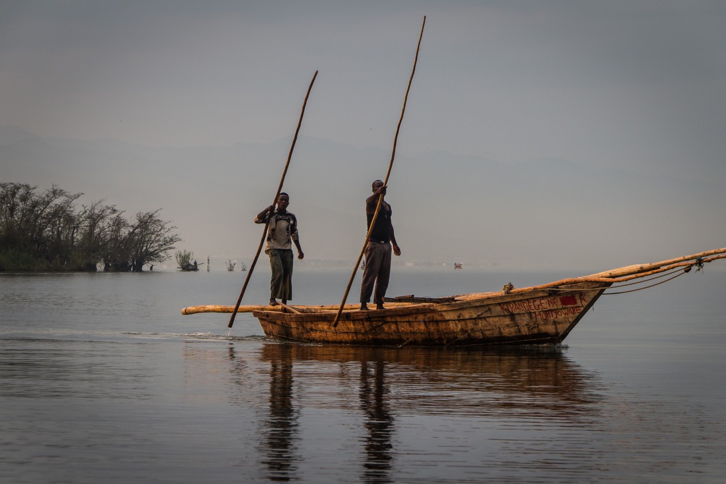 Танганайка[уточнить]) — крупное озеро в центральной Африке